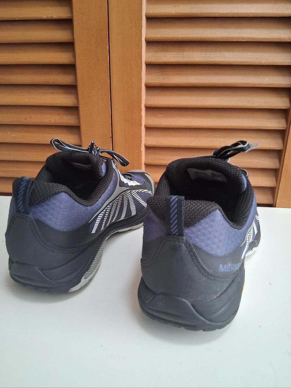 Merrell Siren Edge 3 Waterproof Hiking Shoe Size 7.5
